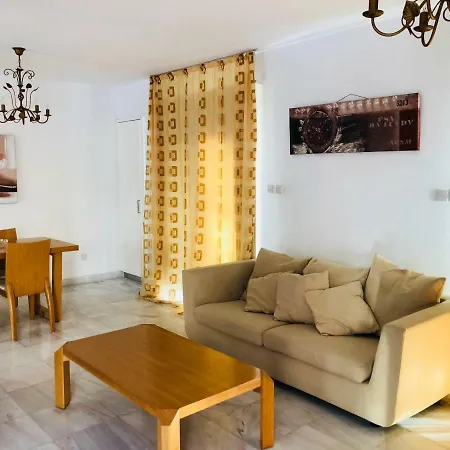 Elysia Park Townhouse 43 *